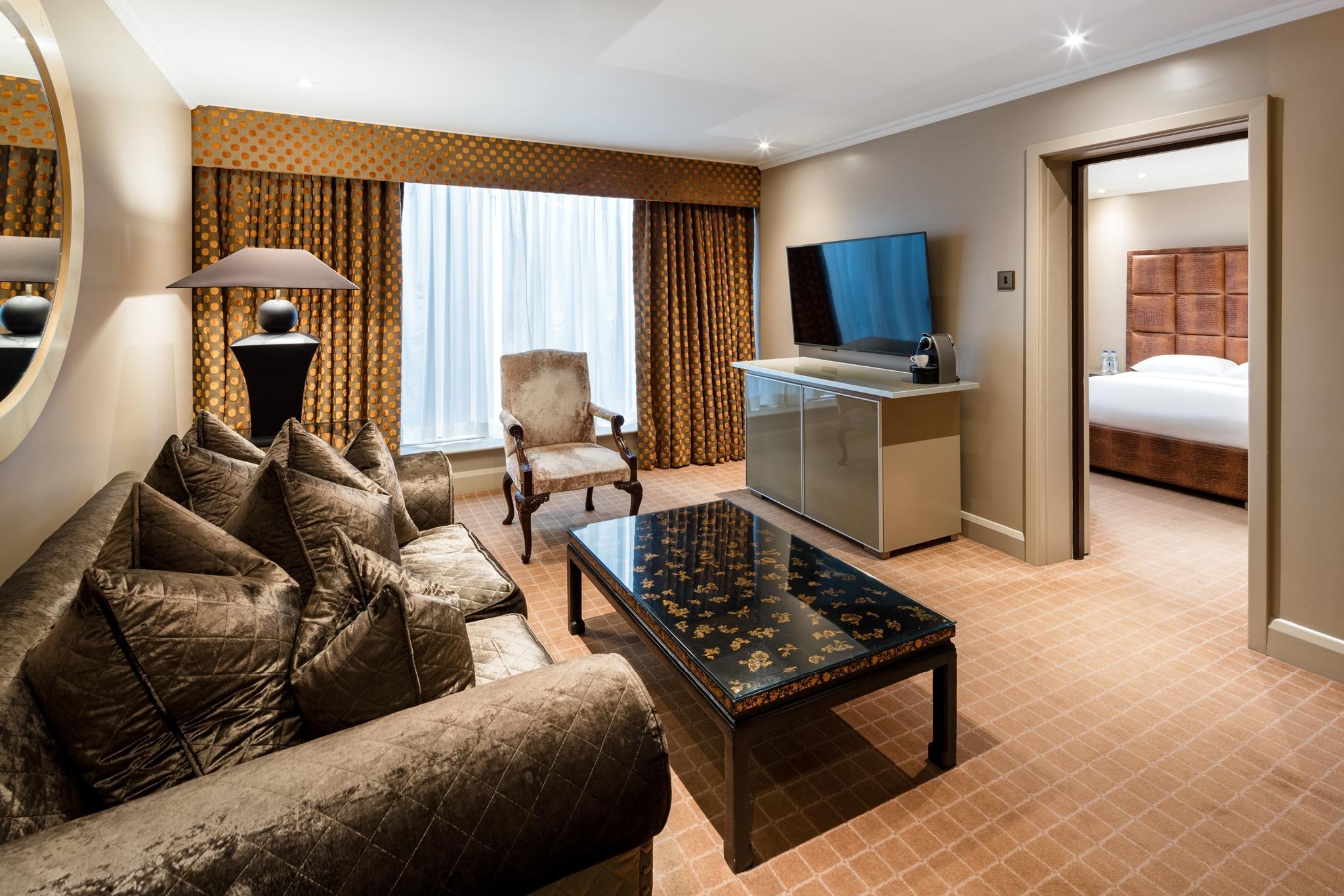 Radisson Blu Hotel, London Heathrow هيثرو المظهر الخارجي الصورة