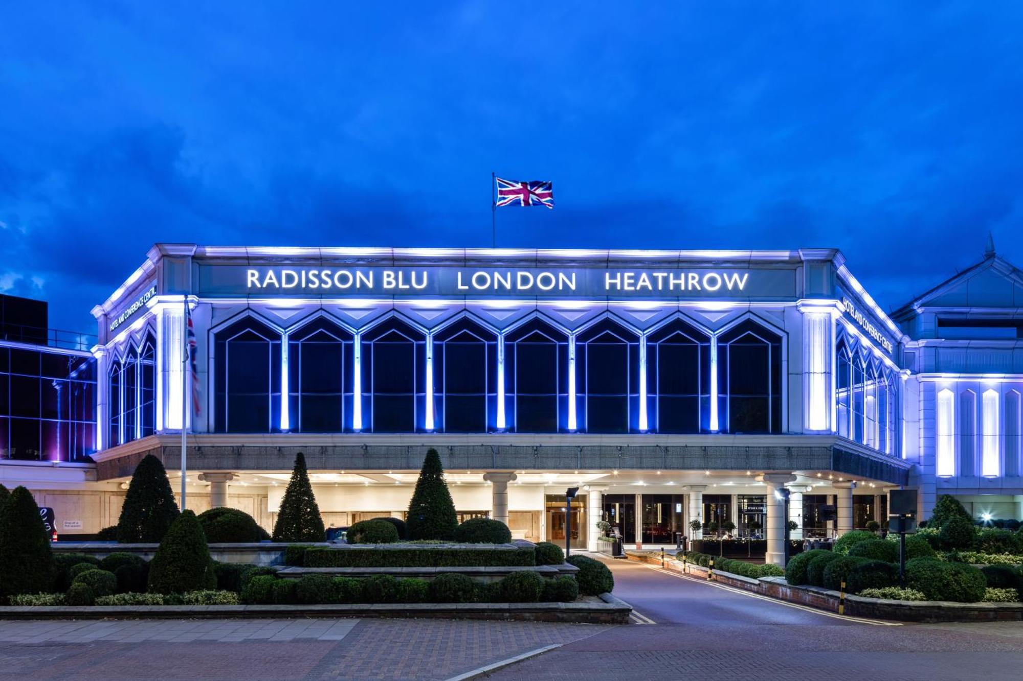 Radisson Blu Hotel, London Heathrow هيثرو المظهر الخارجي الصورة