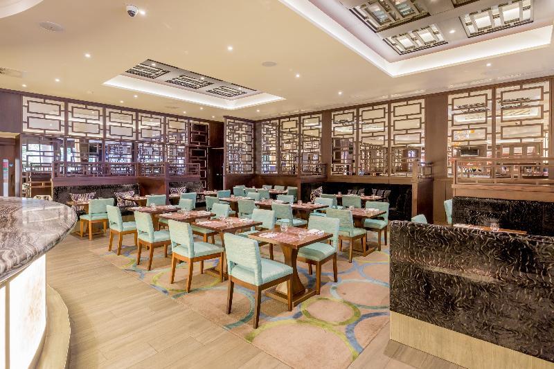 Radisson Blu Hotel, London Heathrow هيثرو المظهر الخارجي الصورة