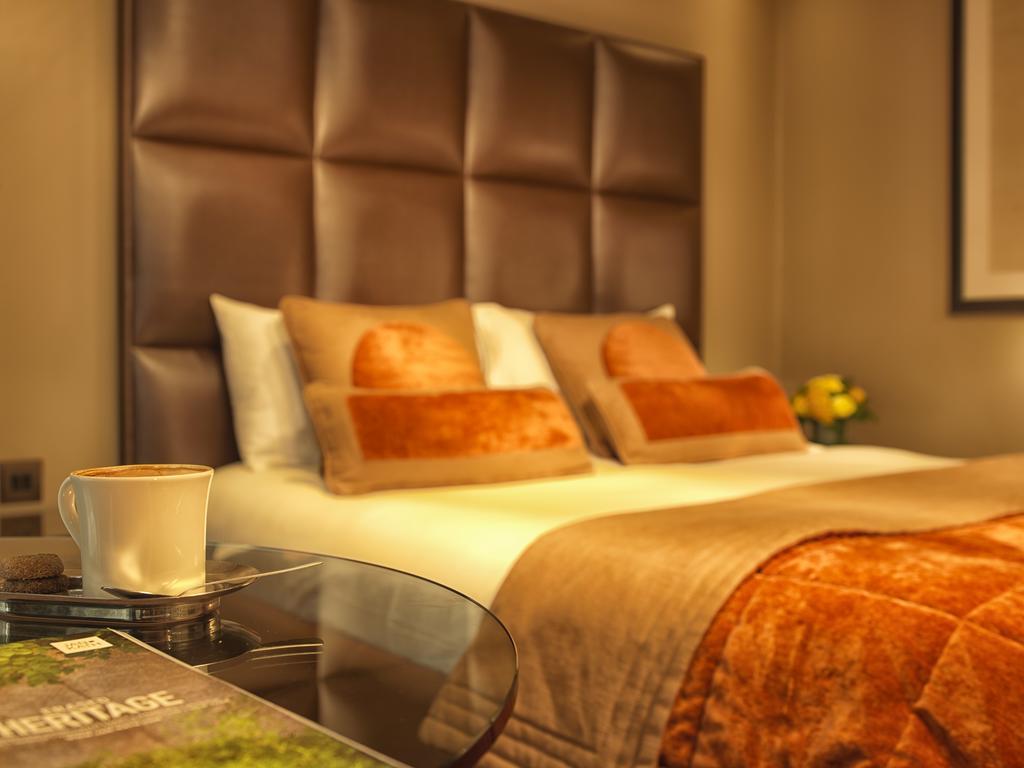 Radisson Blu Hotel, London Heathrow هيثرو المظهر الخارجي الصورة
