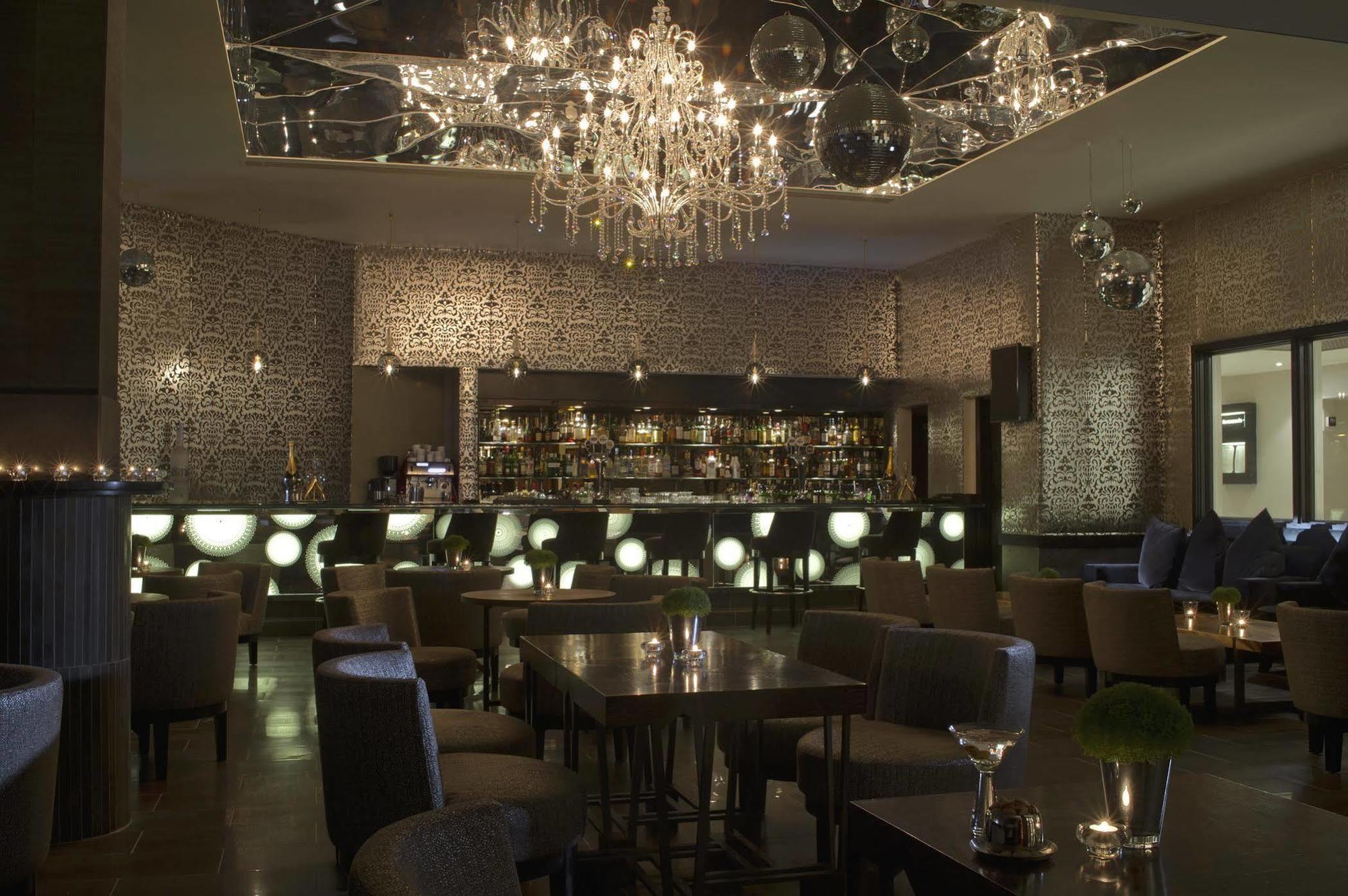 Radisson Blu Hotel, London Heathrow هيثرو المطعم الصورة