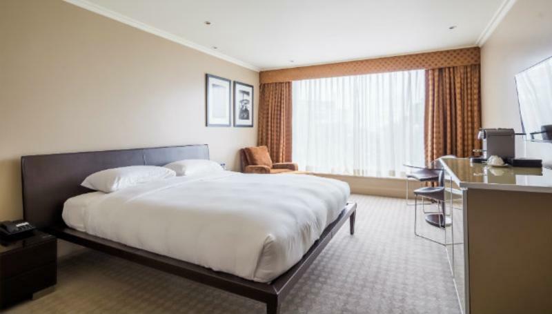 Radisson Blu Hotel, London Heathrow هيثرو المظهر الخارجي الصورة