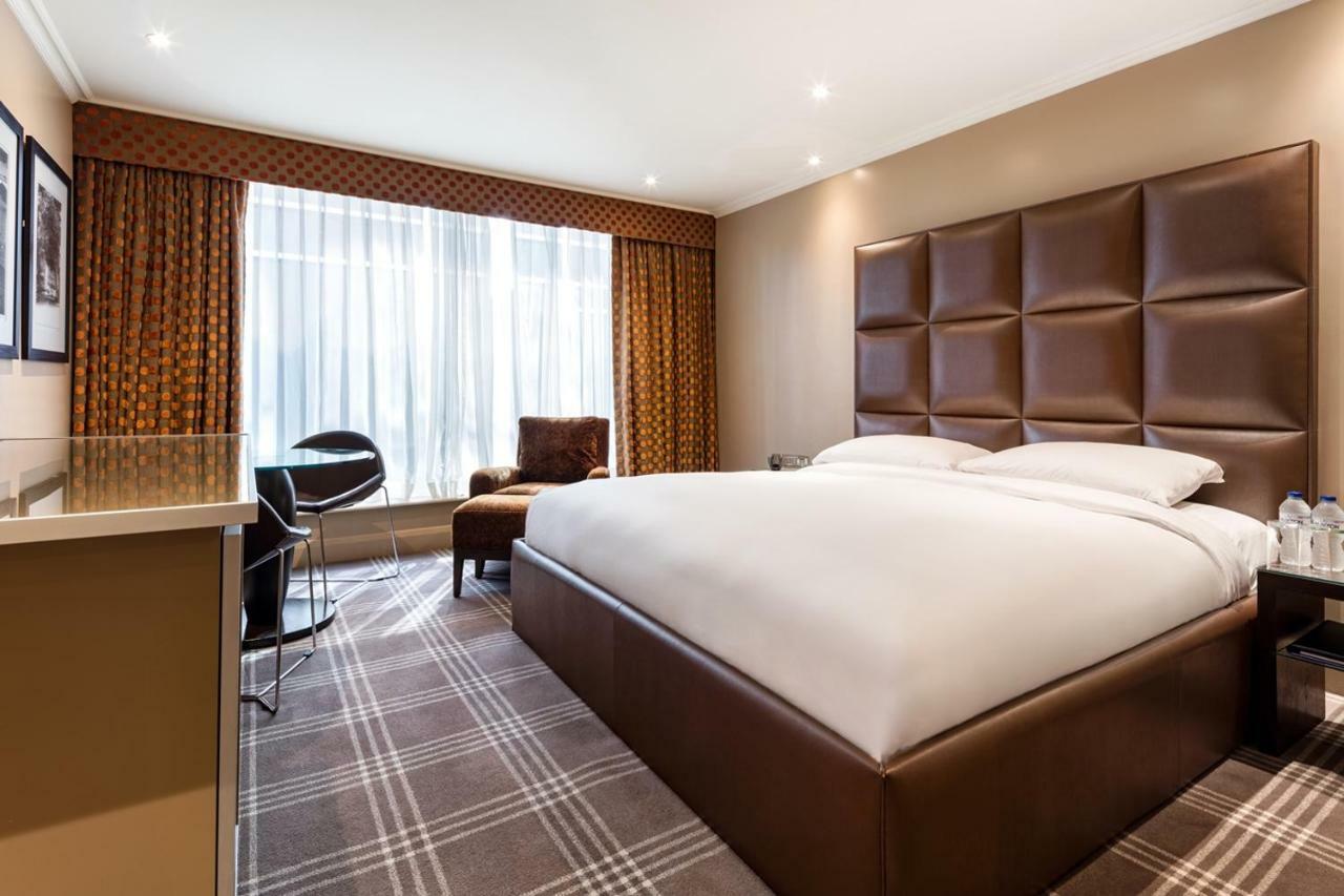 Radisson Blu Hotel, London Heathrow هيثرو المظهر الخارجي الصورة