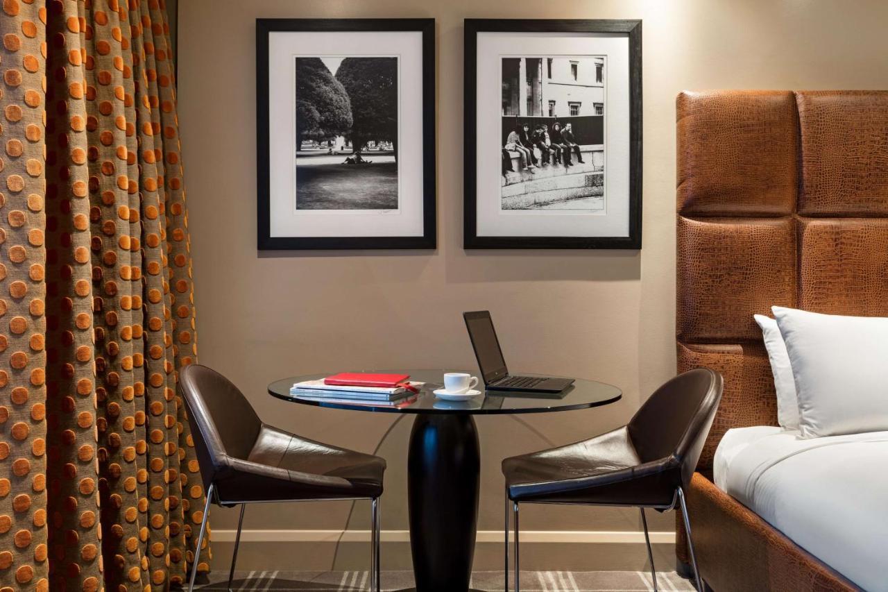 Radisson Blu Hotel, London Heathrow هيثرو المظهر الخارجي الصورة